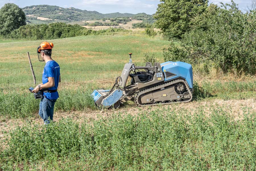 porta-attrezzi-cingolato-radiocomandato-tmu40-7